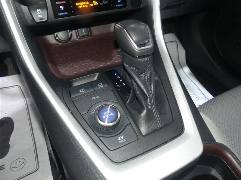 Used 2020 Toyota RAV4 Limited w/ Limited Grade Weather Package AWD/4WD image 39