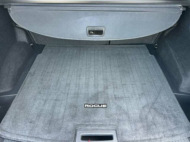 Used 2023 Nissan Rogue S image 18