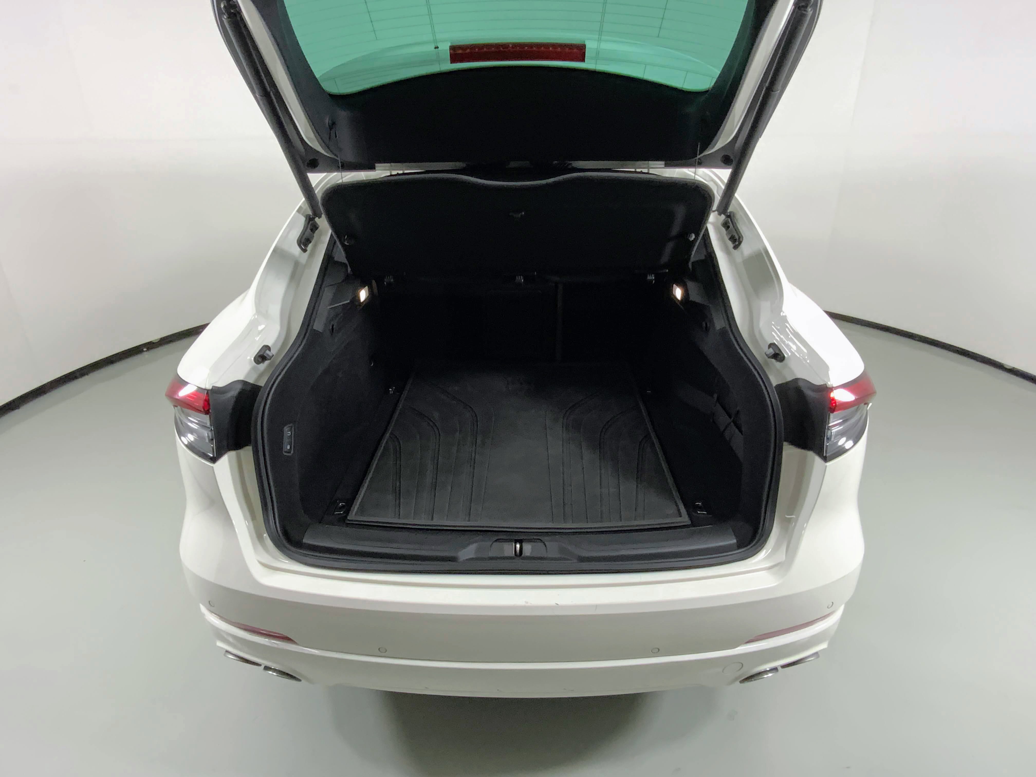 Certified 2022 Maserati Levante GT image 17