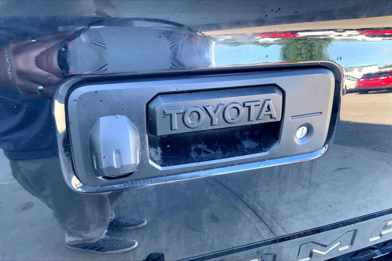 Used 2019 Toyota Tacoma SR5 AWD/4WD image 32