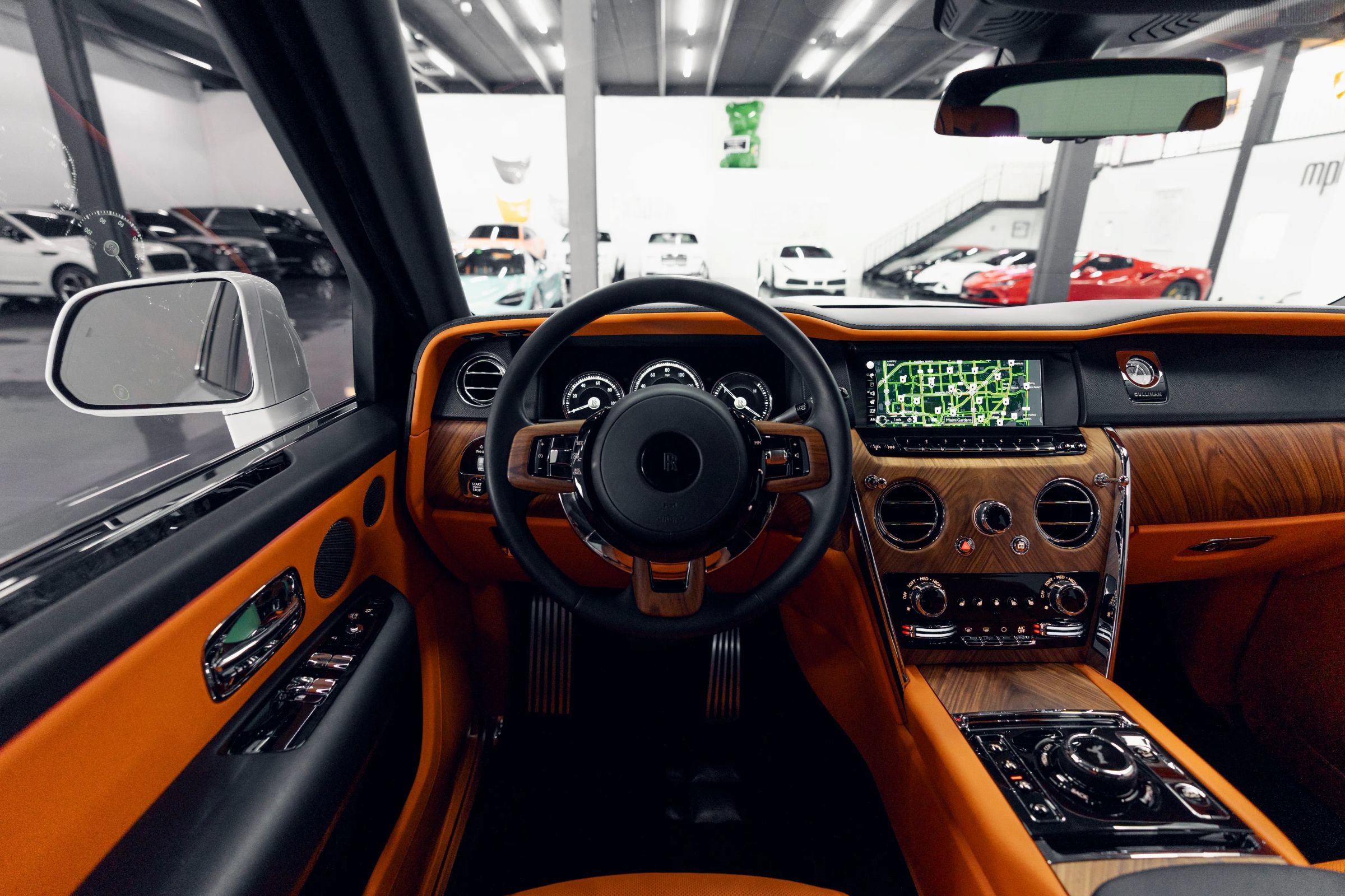Used 2021 Rolls-Royce Cullinan AWD/4WD image 29