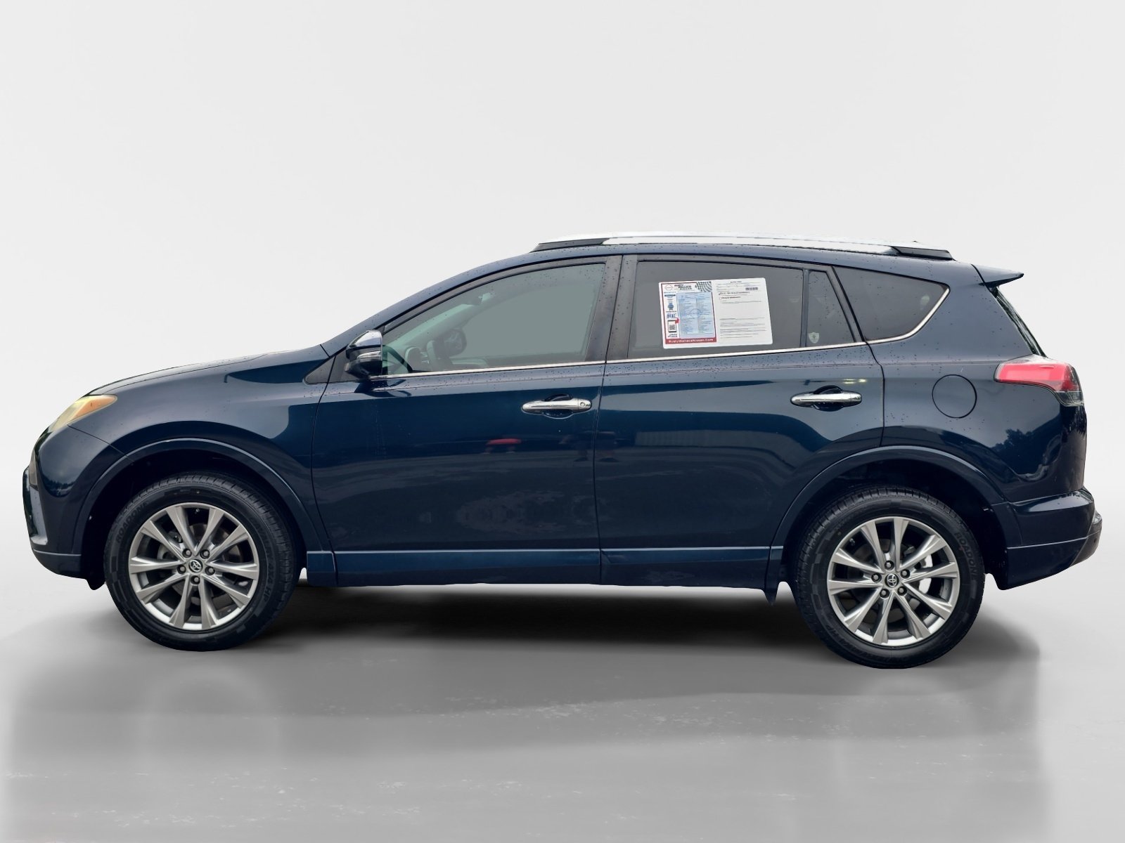 Used 2017 Toyota RAV4 Platinum FWD video 2