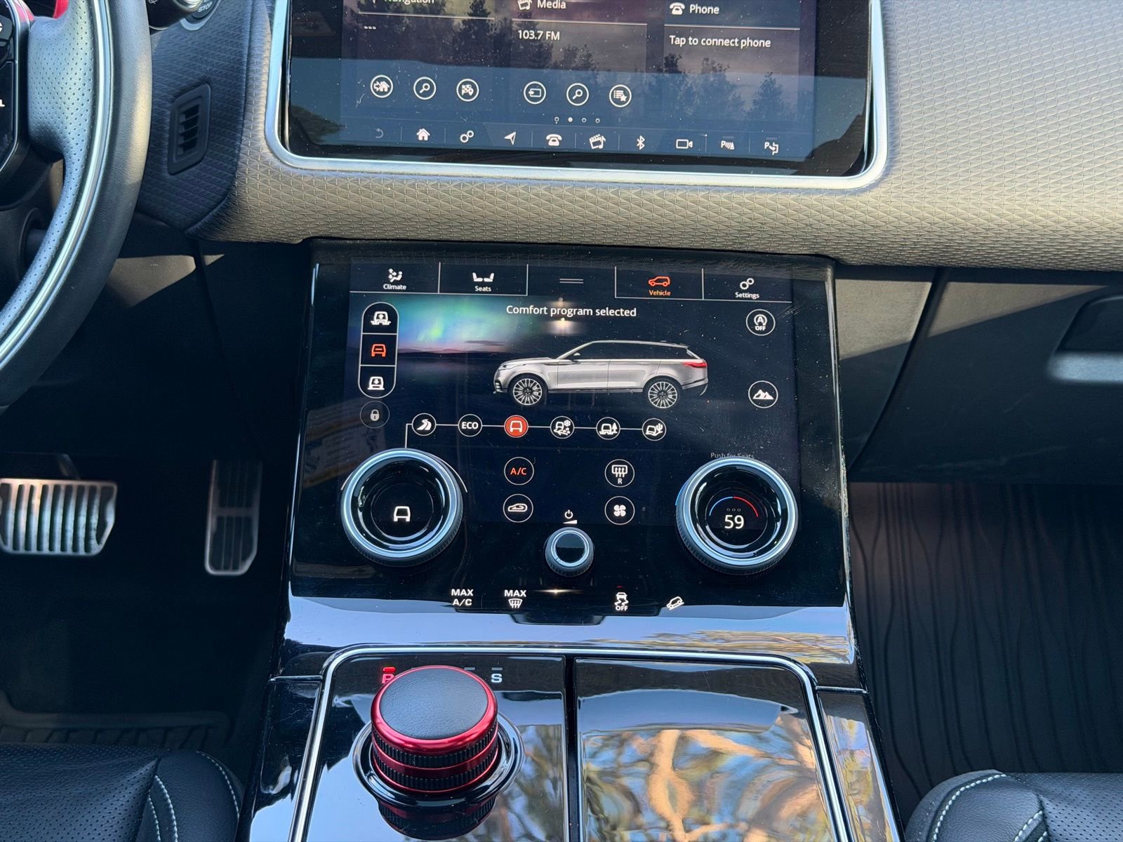 Used 2019 Land Rover Range Rover Velar R-Dynamic SE image 21