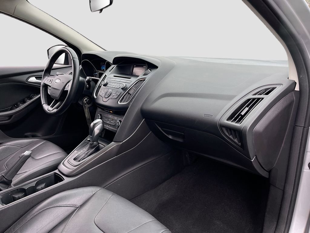 Used 2015 Ford Focus SE w/ Equipment Group 201A image 26