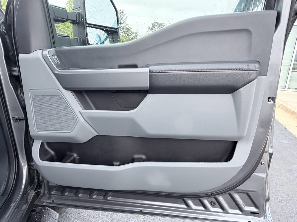 Used 2024 Ford F350 XLT image 30