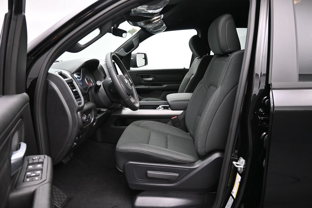 New 2026 RAM 1500 Express AWD/4WD image 18