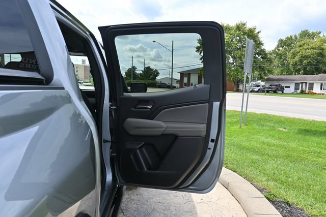 Used 2025 Chevrolet Colorado ZR2 w/ Technology Package AWD/4WD image 20