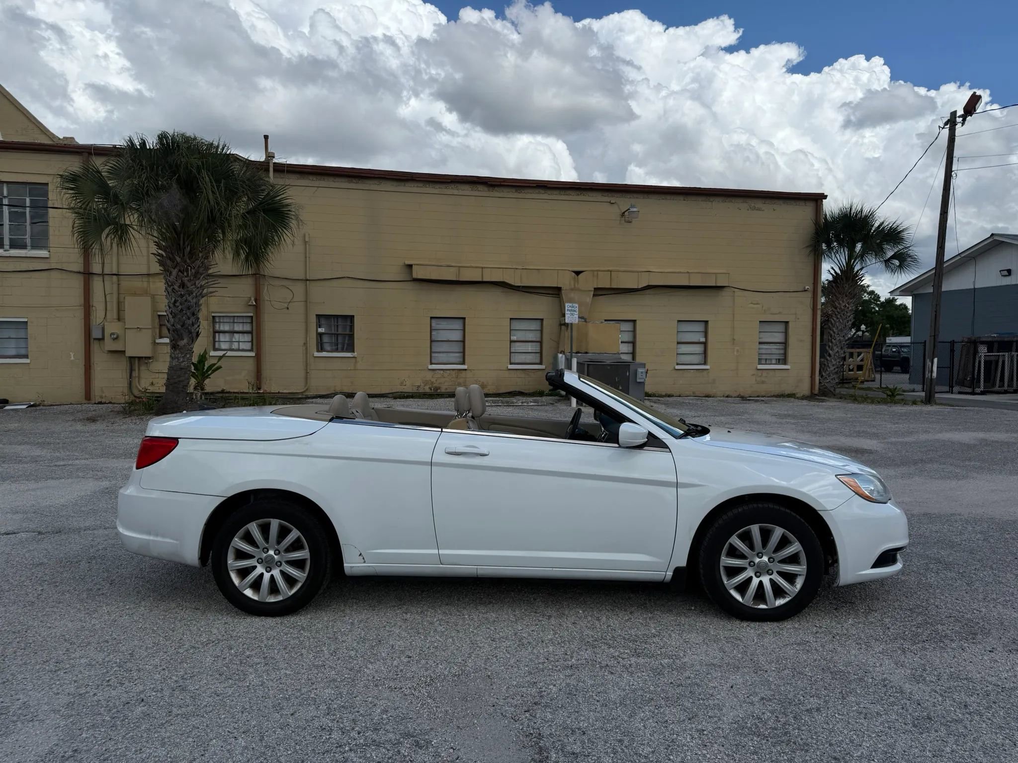 Used 2014 Chrysler 200 Touring image 4