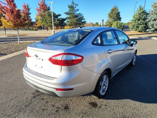 Used 2018 Ford Fiesta SE FWD image 3