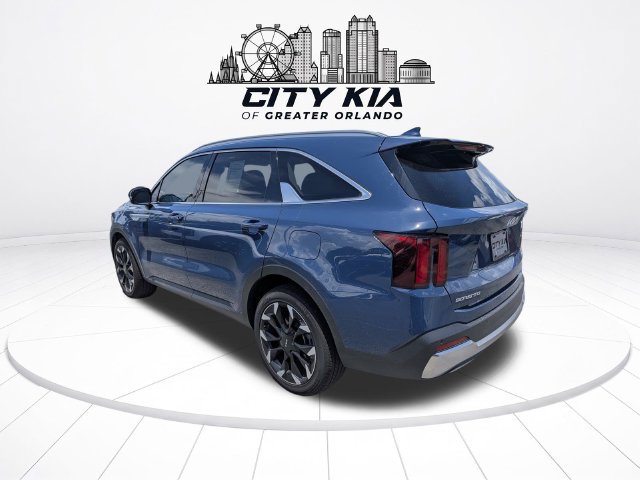 Used 2025 Kia Sorento EX w/ Panoramic Sunroof Package FWD image 3