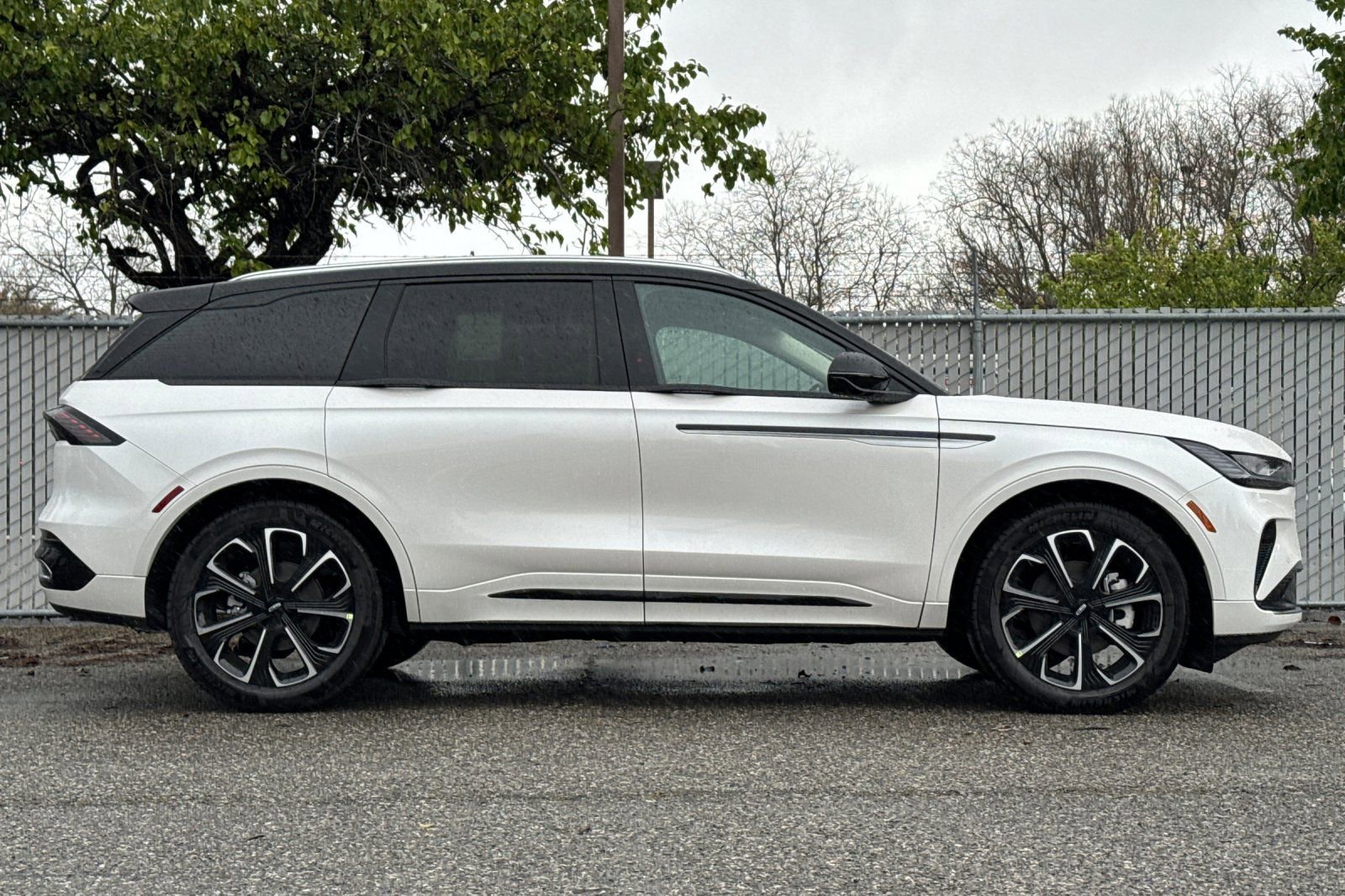 New 2026 Lincoln Nautilus Reserve image 4