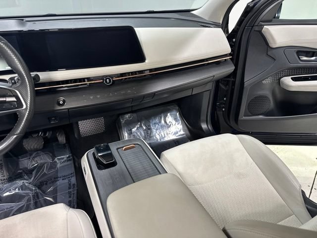 Used 2024 Nissan Ariya AWD image 22
