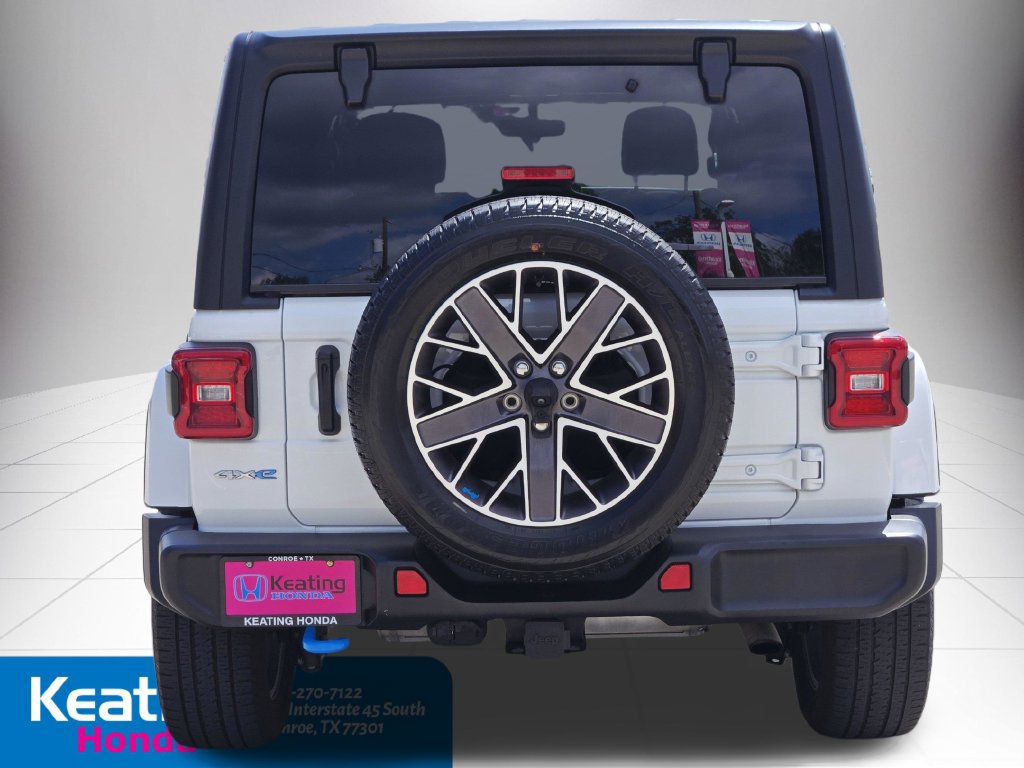 Used 2023 Jeep Wrangler Unlimited Sahara w/ Cold Weather Group AWD/4WD image 7