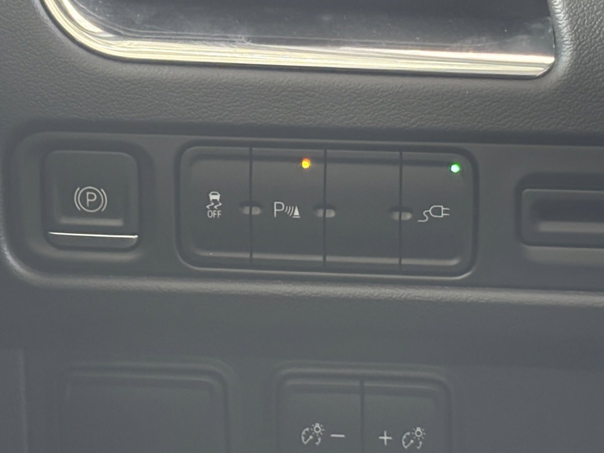 Used 2021 GMC Yukon XL SLE image 33