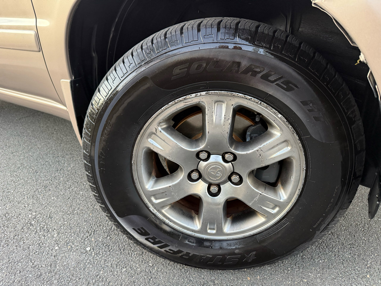 Used 2005 Toyota Highlander 4WD V6 w/ 3rd Row image 38