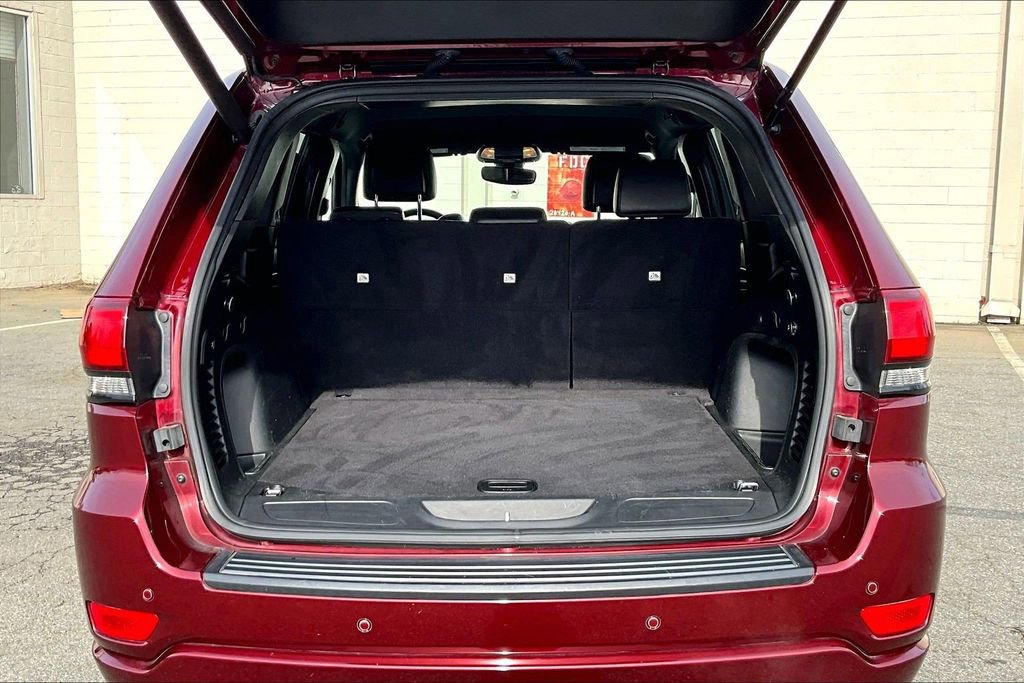 Used 2022 Jeep Grand Cherokee Laredo X image 24