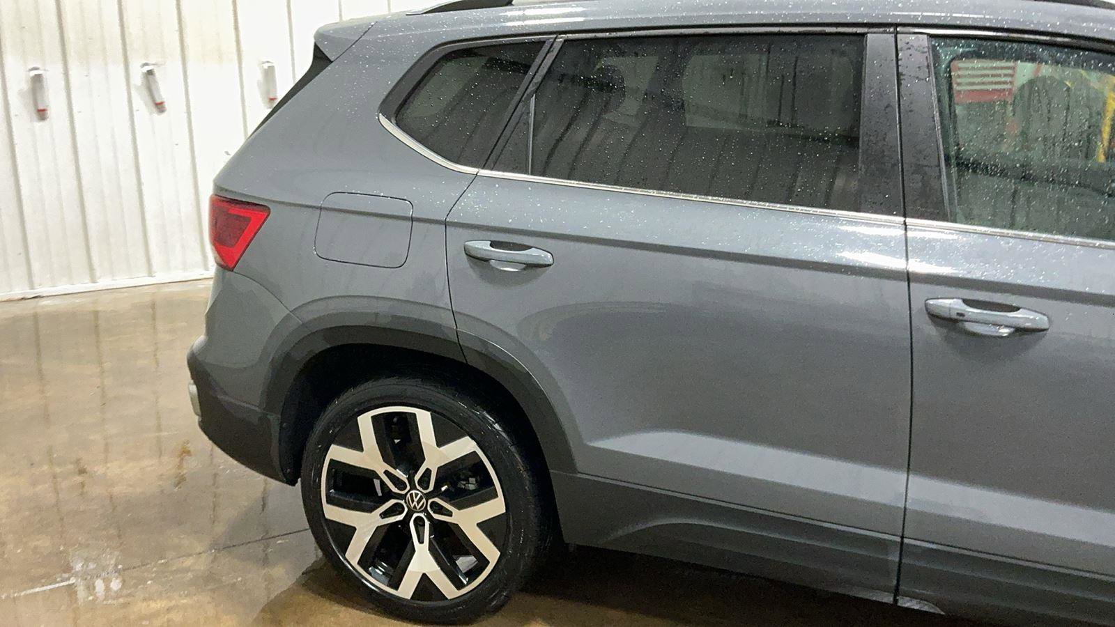 Used 2022 Volkswagen Taos SEL image 5