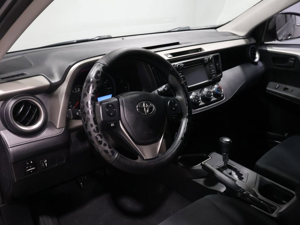 Used 2016 Toyota RAV4 LE image 14