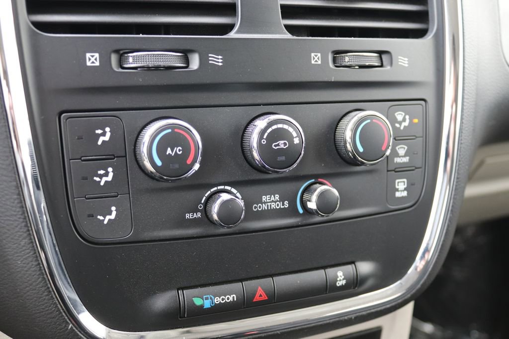 Used 2019 Dodge Grand Caravan SE image 19