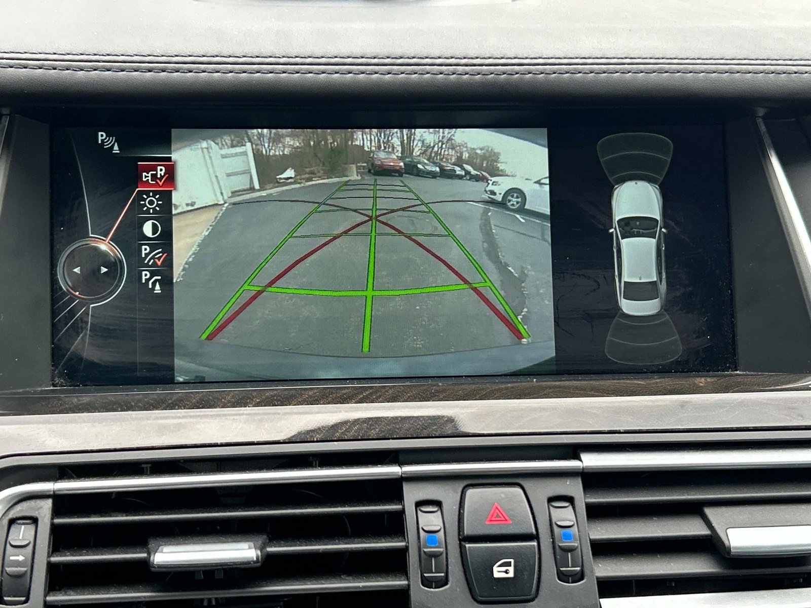 Used 2014 BMW 750Li xDrive AWD/4WD image 30