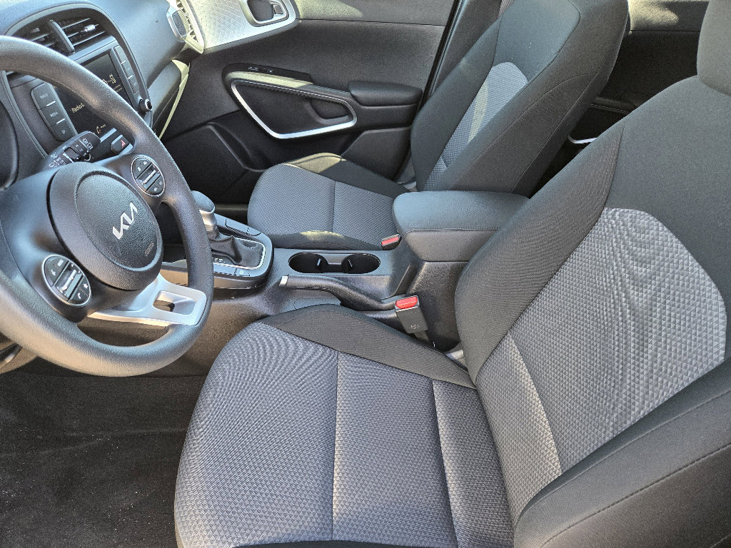 Certified 2025 Kia Soul S image 18