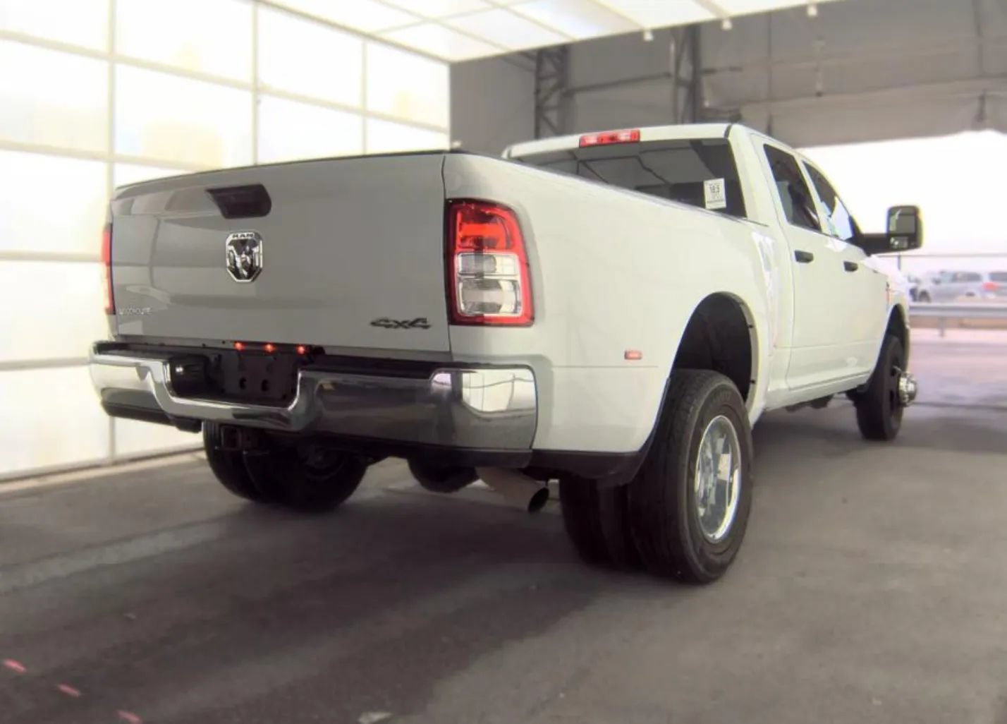 Used 2024 RAM 3500 Tradesman w/ Chrome Appearance Group AWD/4WD image 3