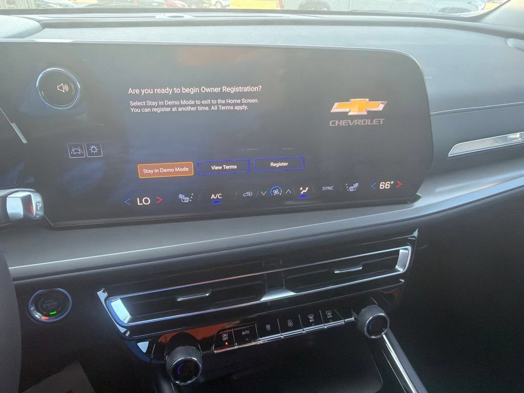New 2026 Chevrolet Traverse LT w/ Sun and Wheel Package AWD/4WD image 16