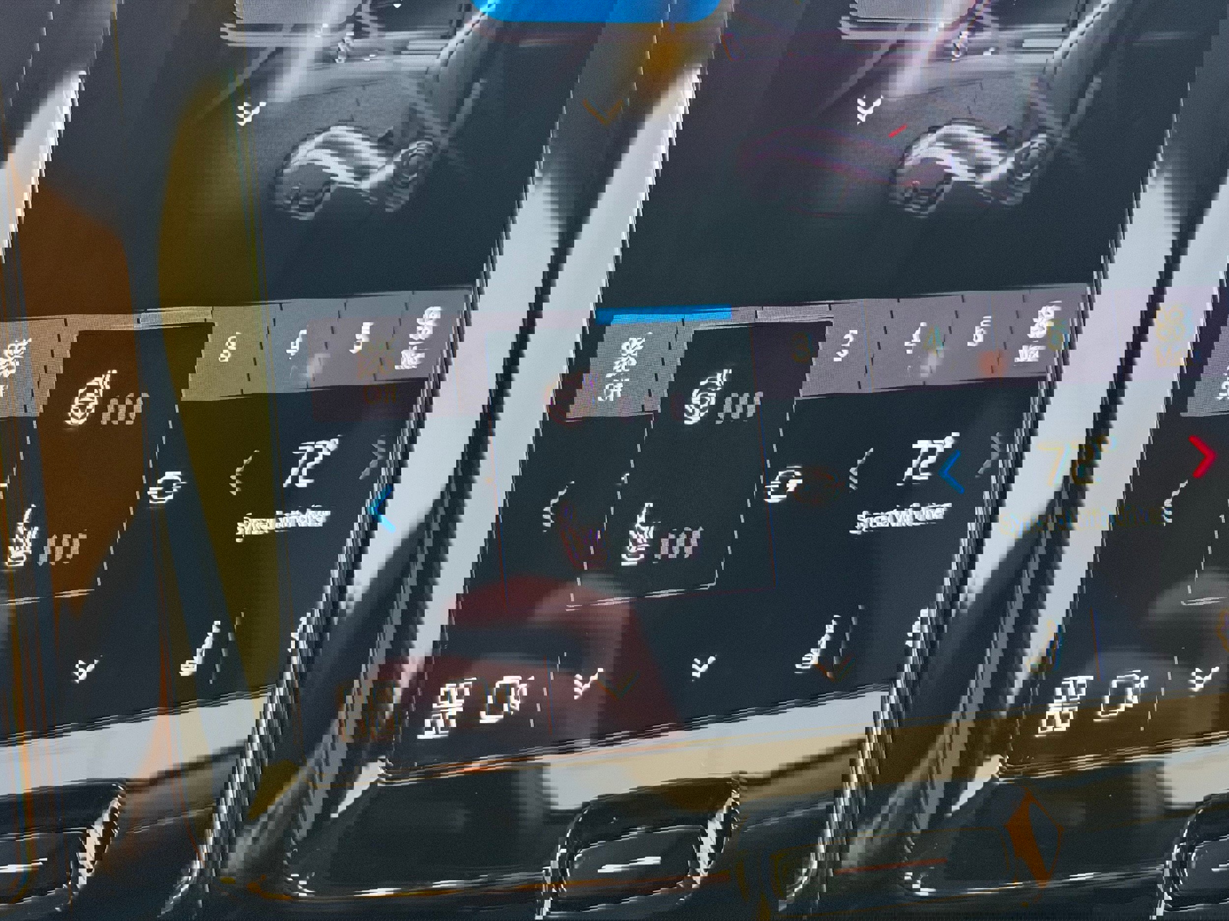 Certified 2025 Volvo XC60 B5 Core w/ Climate Package image 19