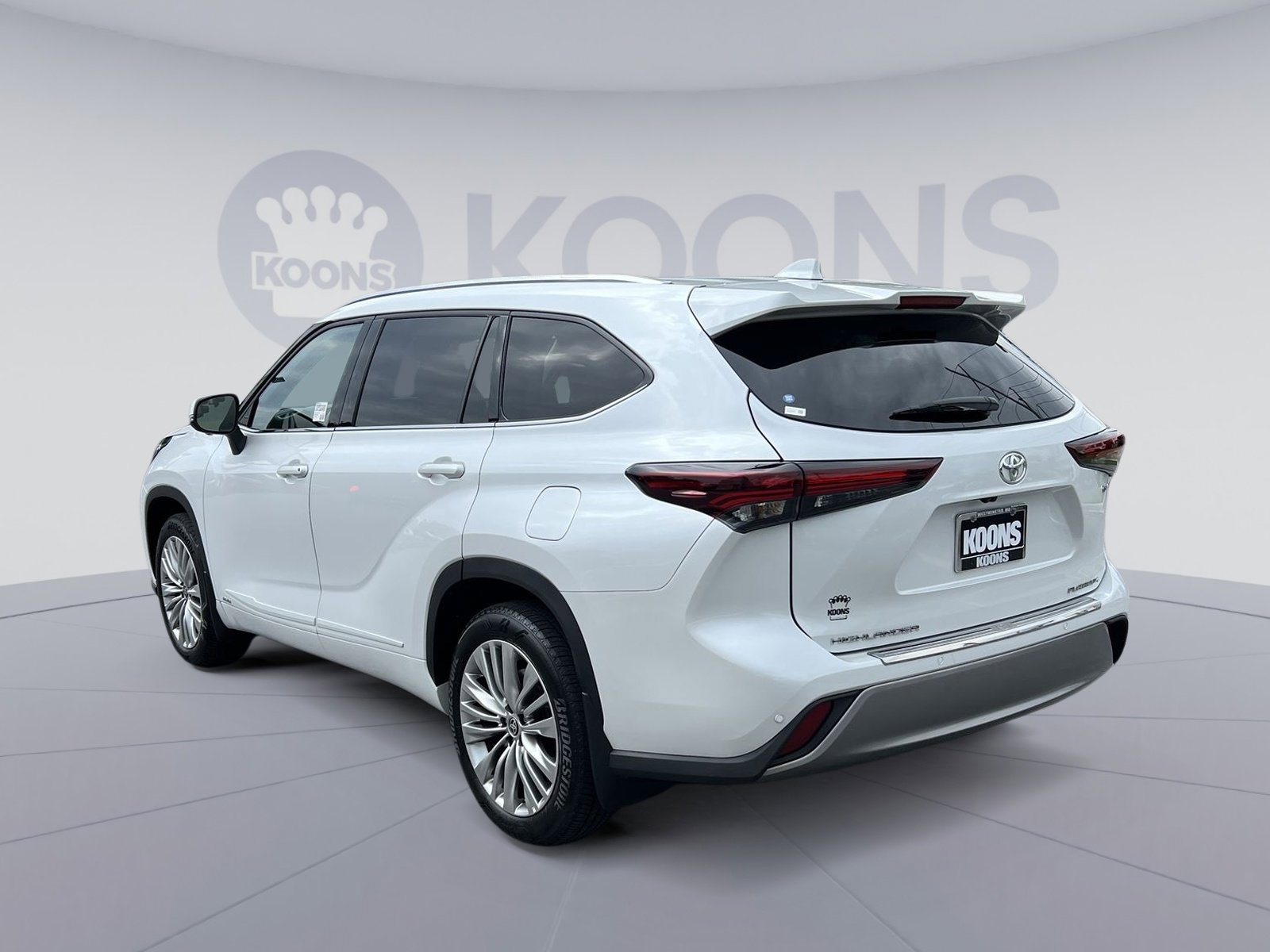 Used 2025 Toyota Highlander Platinum AWD/4WD image 4