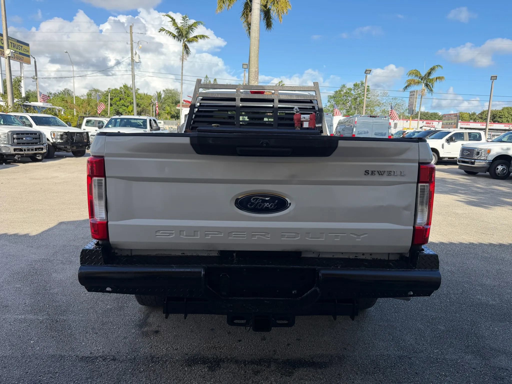 Used 2018 Ford F350 XL w/ Power Equipment Group image 4