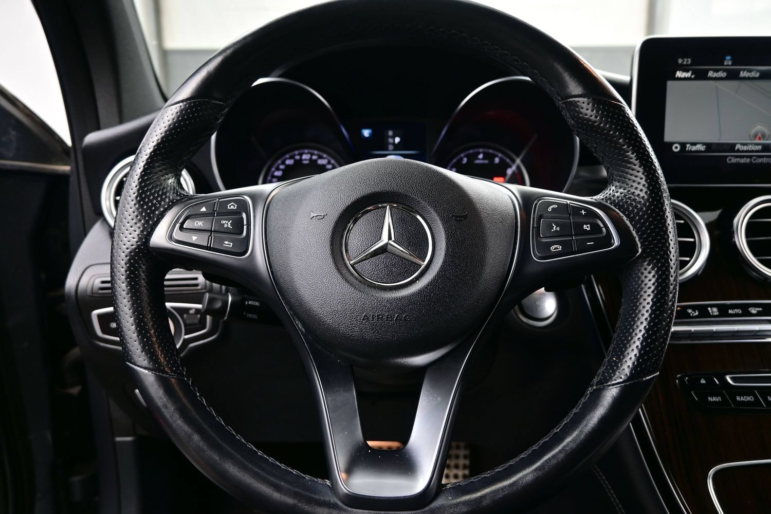 Used 2019 Mercedes-Benz GLC 300 4MATIC image 23