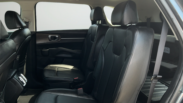 Used 2022 Kia Sorento EX w/ Panoramic Sunroof Package FWD image 21