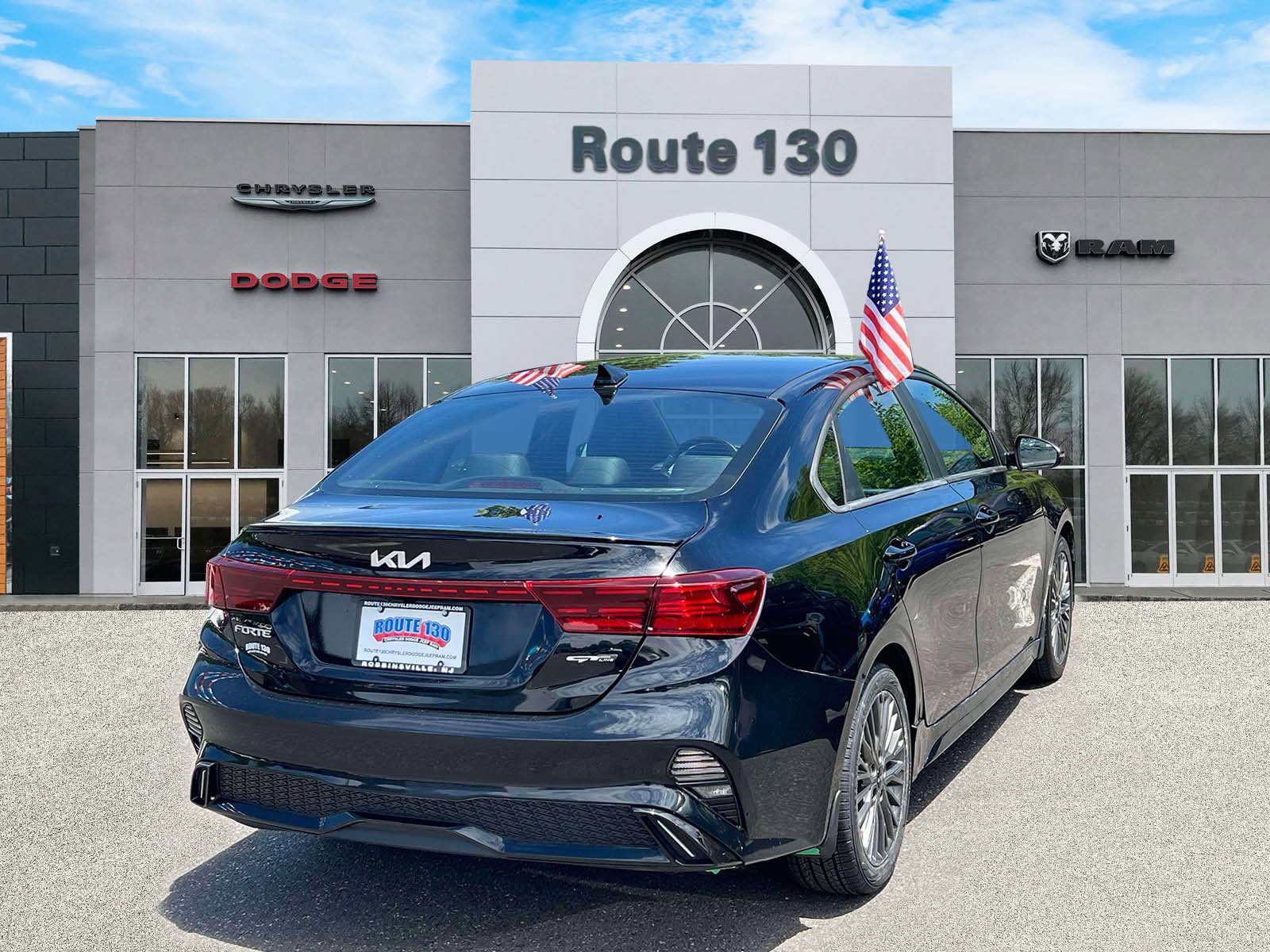 Used 2023 Kia Forte GT-Line w/ GT-Line Premium Package FWD image 4