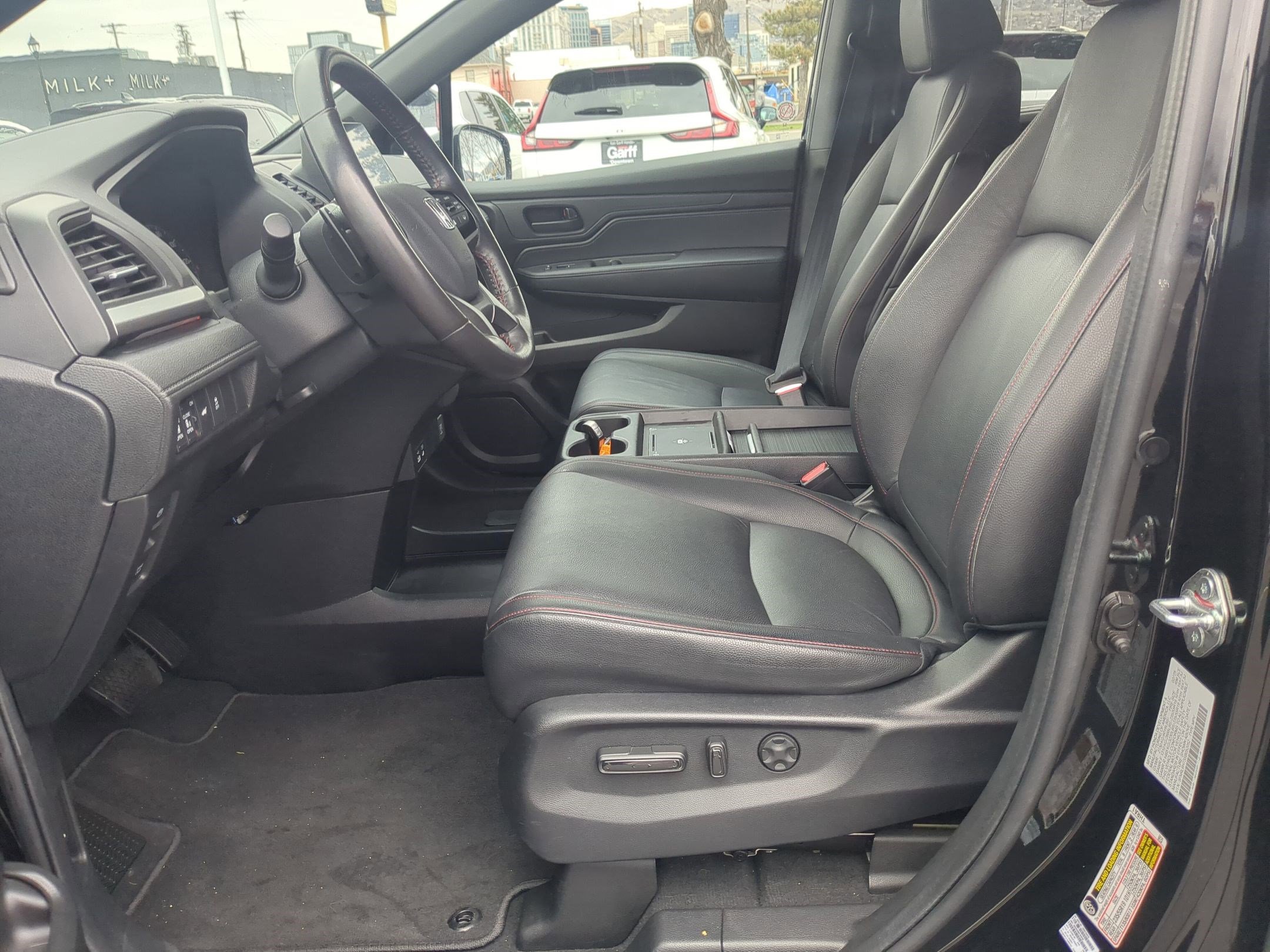Used 2025 Honda Odyssey Sport-L image 18