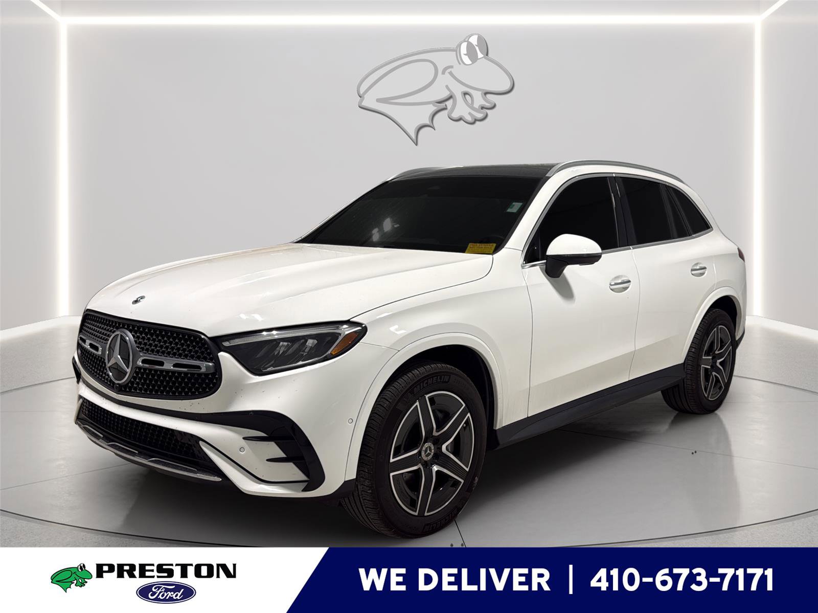 Used 2025 Mercedes-Benz GLC 300 4MATIC image 1