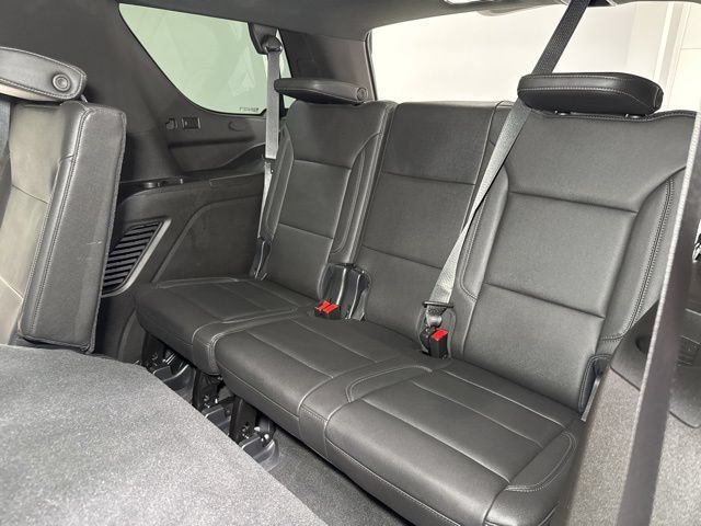 Used 2021 Chevrolet Tahoe Z71 w/ Luxury Package AWD/4WD image 30