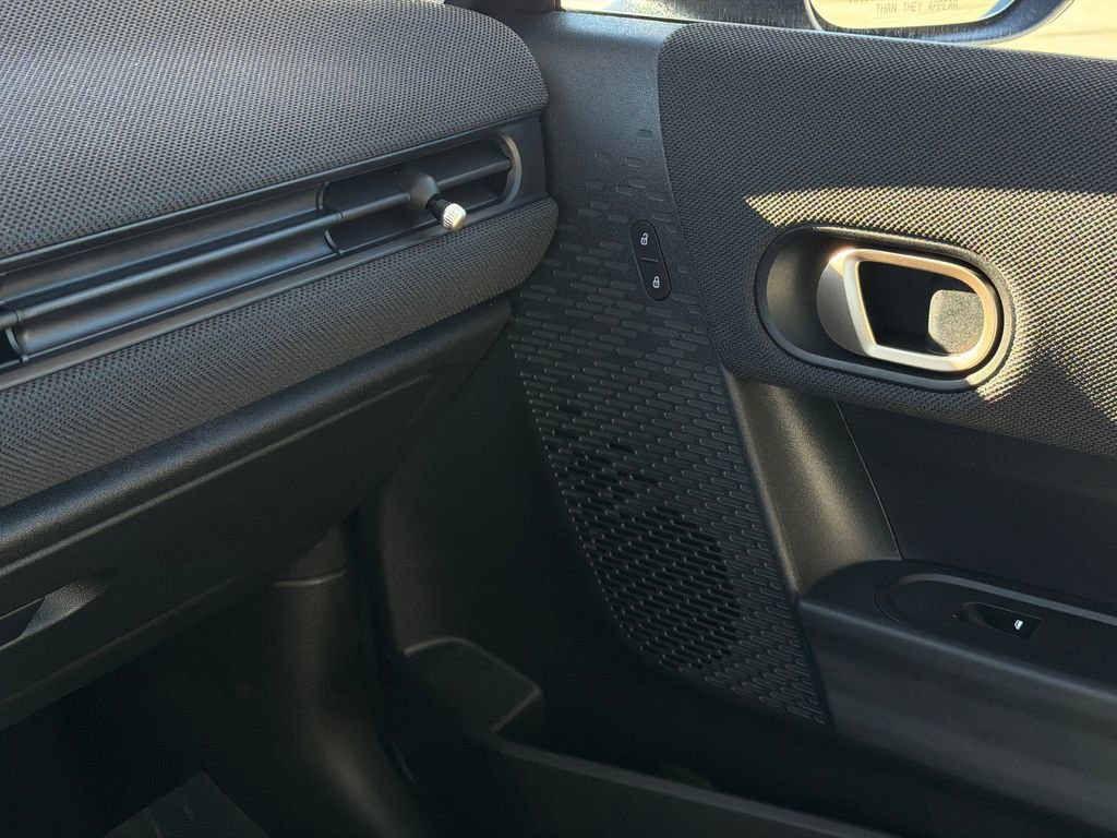 Used 2025 MINI Cooper 2-Door Hardtop image 28