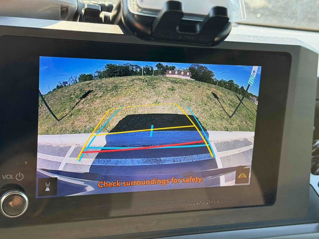 Used 2024 Toyota Tacoma TRD Off-Road AWD/4WD image 14