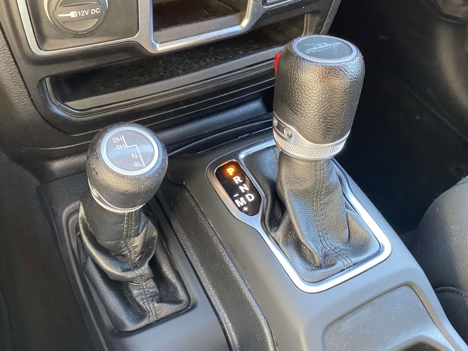 Used 2021 Jeep Gladiator Sport image 29