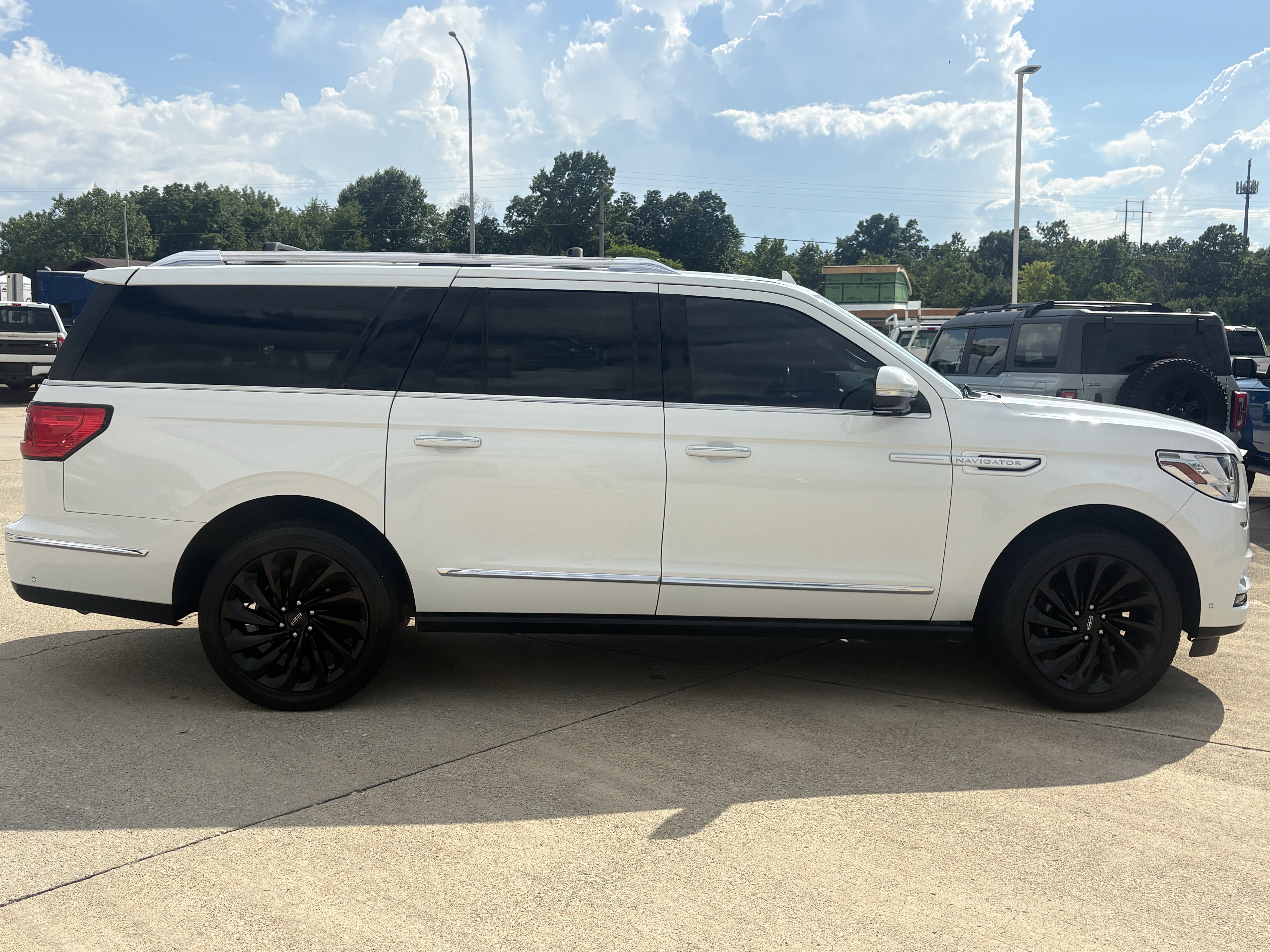 Used 2021 Lincoln Navigator L Reserve AWD/4WD image 4