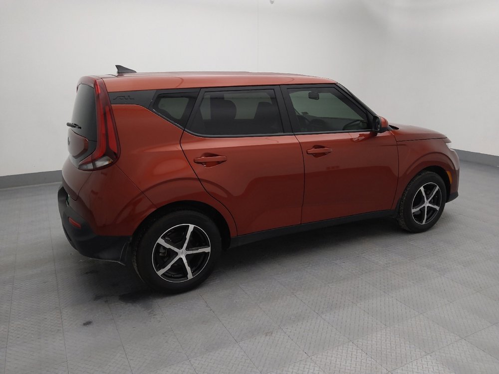 Used 2021 Kia Soul LX image 10