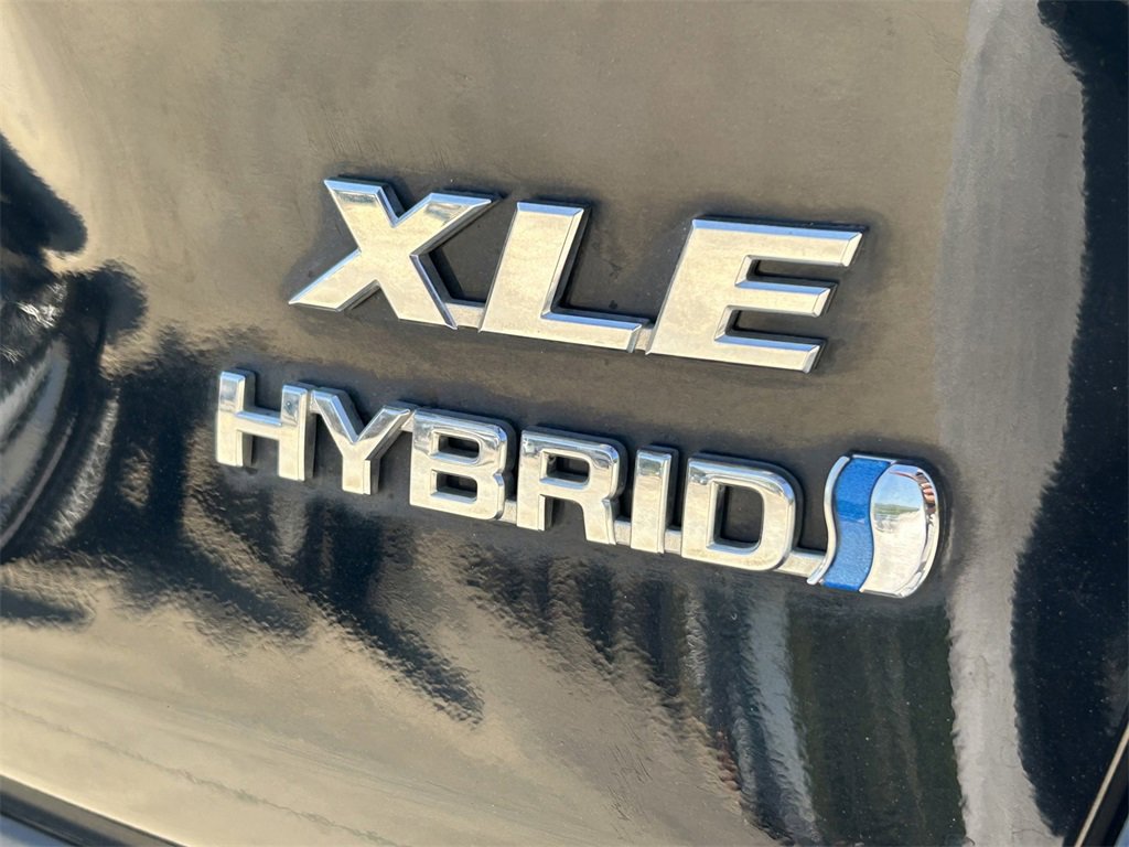 Used 2022 Toyota RAV4 XLE image 11