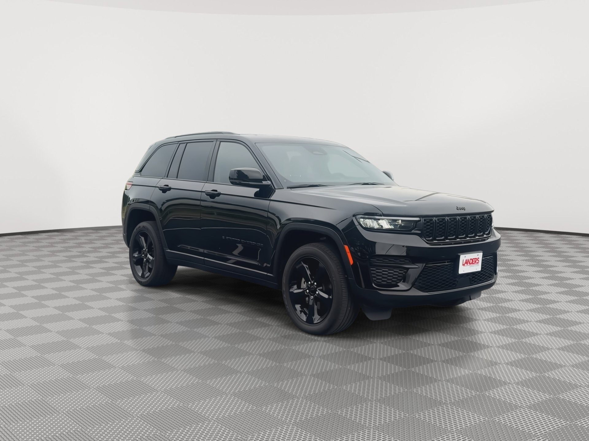 Used 2023 Jeep Grand Cherokee Altitude AWD/4WD image 2