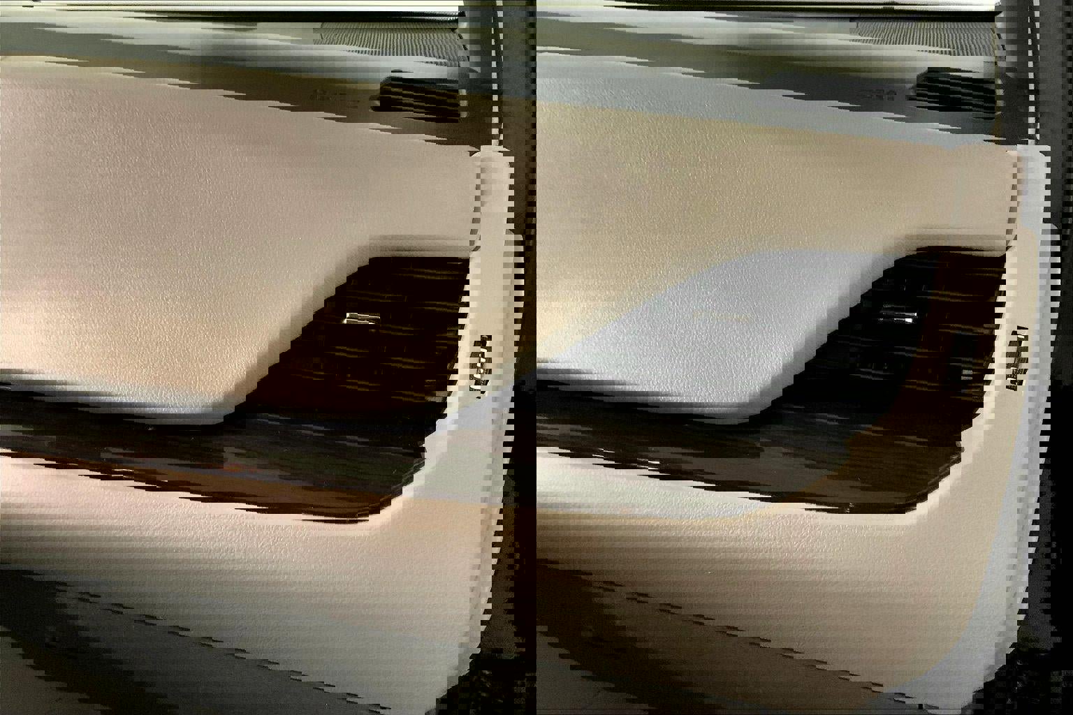 Used 2020 Toyota Sienna XLE image 16