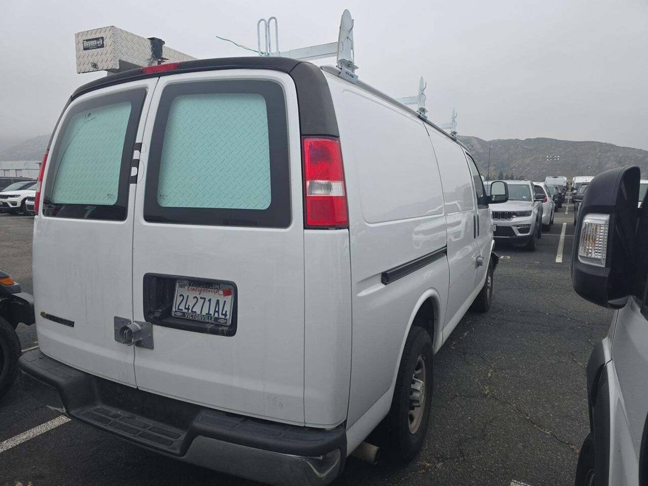 Used 2023 Chevrolet Express 2500 w/ Driver Convenience Package RWD image 3