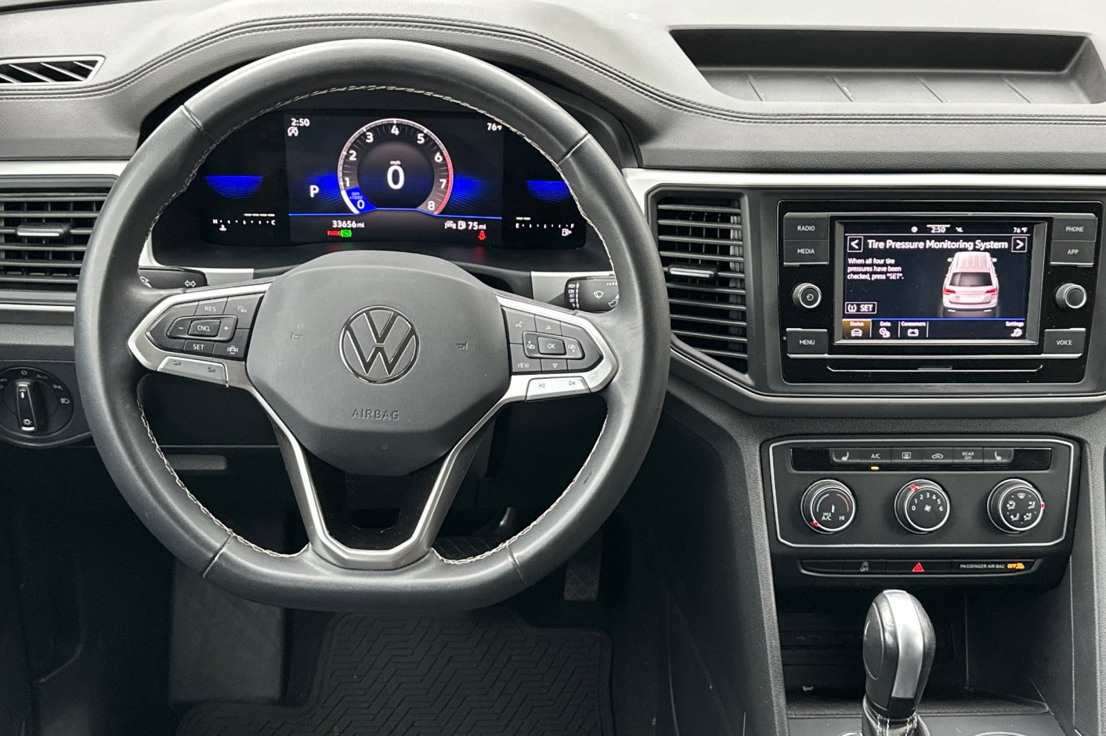 Used 2023 Volkswagen Atlas SE image 14