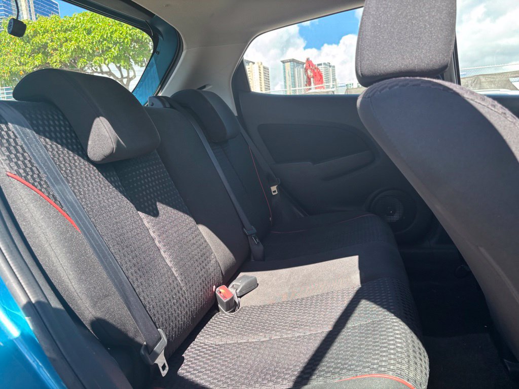 Used 2011 MAZDA MAZDA2 Touring FWD image 11