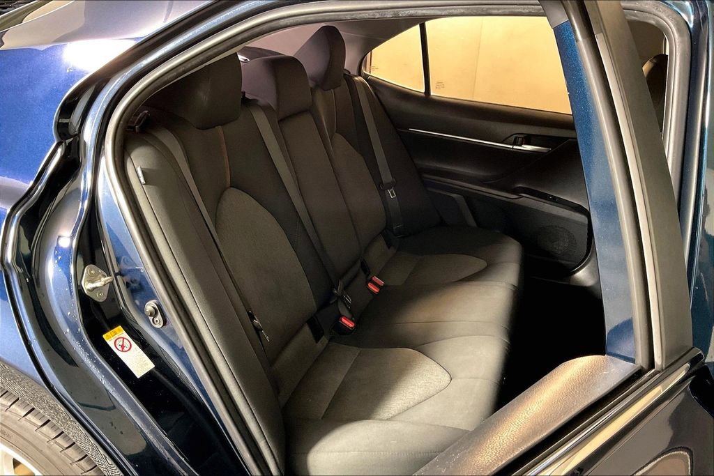 Used 2018 Toyota Camry LE FWD image 26