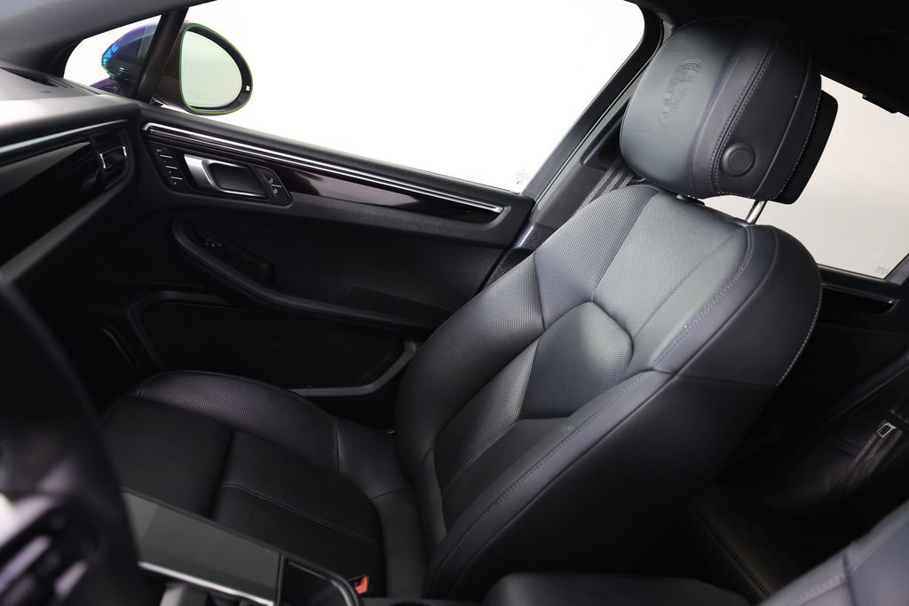Used 2023 Porsche Macan AWD/4WD image 36