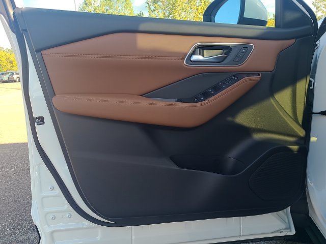New 2026 Nissan Rogue Platinum AWD/4WD image 10